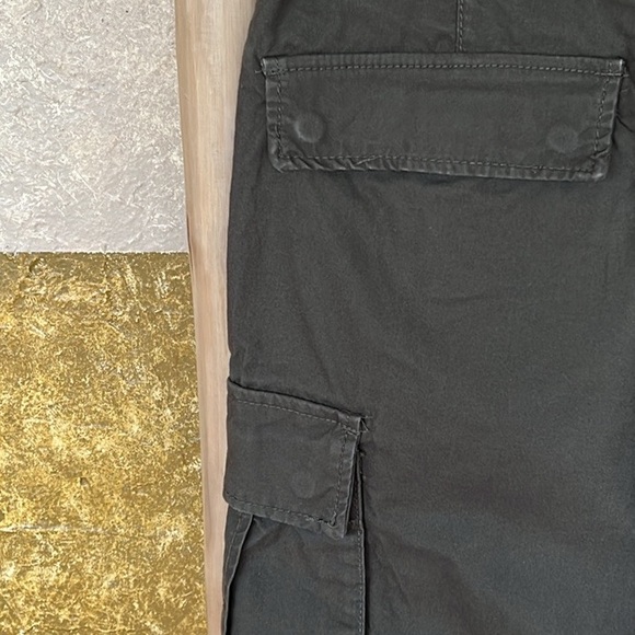 H&M Women’s 100% Cotton Utility Cargo High Rise Loose Fitted Pants With Pockets - Picture 5 of 9